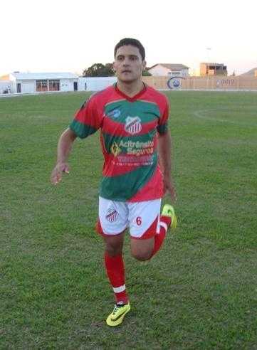 Lateral Ezio acerta retorno a Lusa Guanambiese Lateral Ezio acerta retorno a Lusa Guanambiese