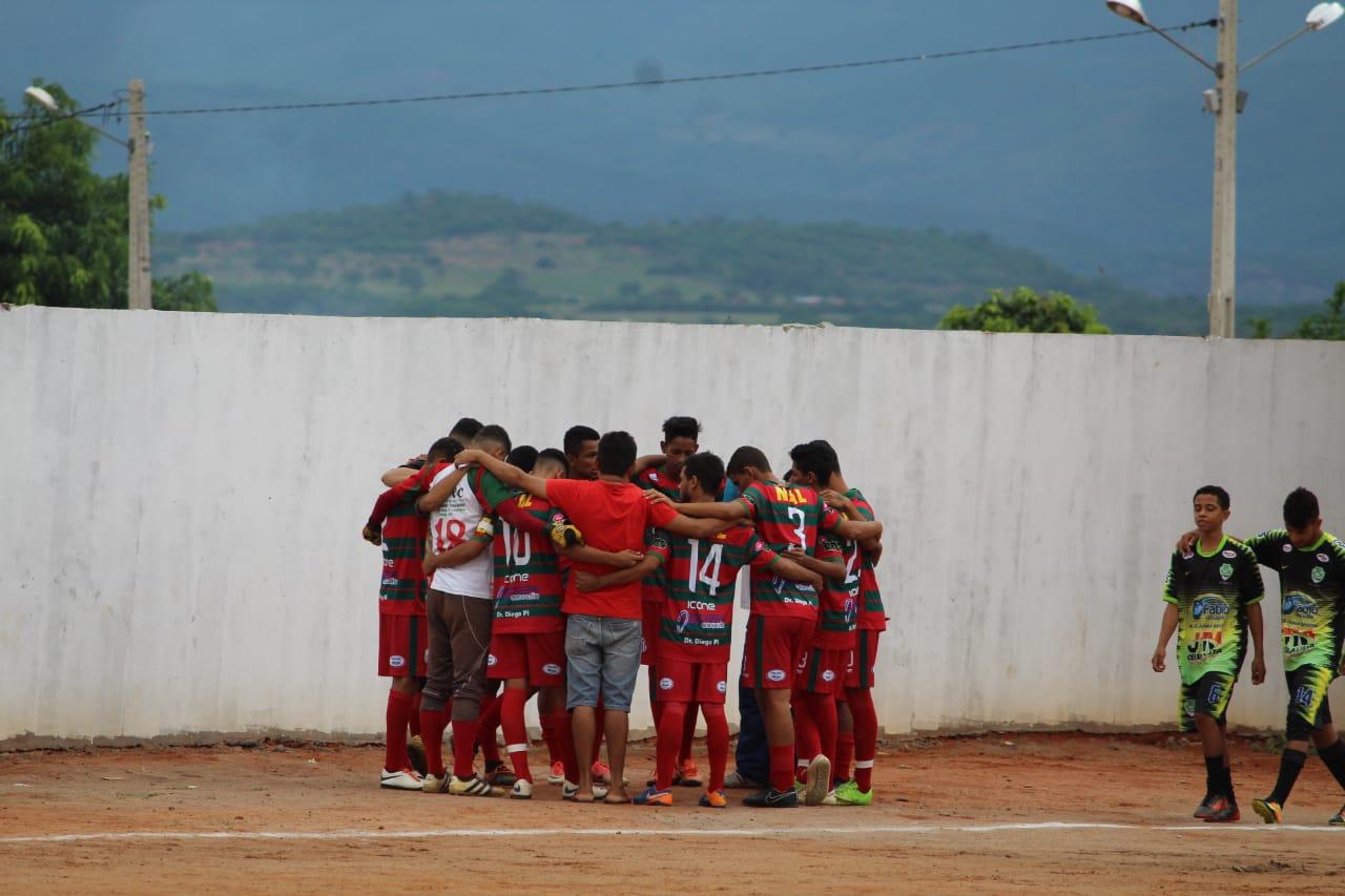 Portuguesa de Mandacaru perde nos pênaltis a final do Campeonato Regional SUB-20 em Pilões Portuguesa de Mandacaru perde nos pênaltis a final do Campeonato Regional SUB-20 em Pilões