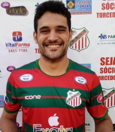 Lateral Ézio enaltece atuações de companheiros e aponta erros de arbitragem como fator decisivo na eliminação da lusa guanambiense