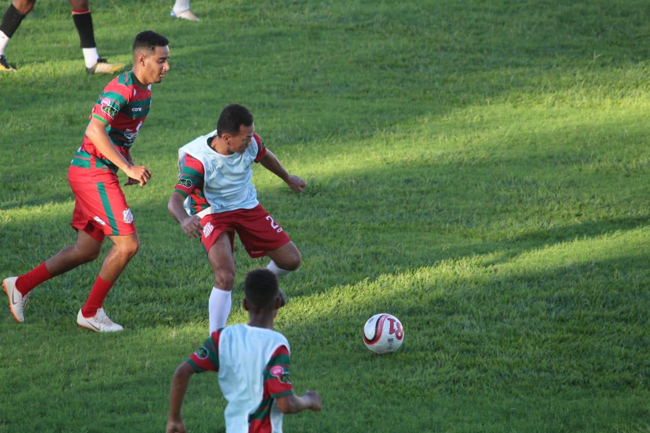Portuguesa de Mandacaru acerta com experiente meio campista do futebol guanambiense