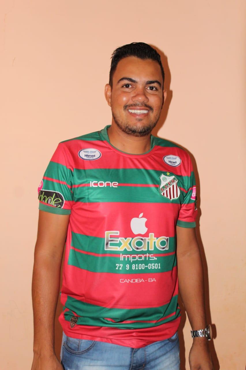 Candibense é contemplado com camisa da “Mais Querida do Sertão”