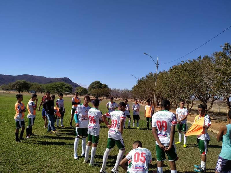 Portuguesa de Mandacaru e Palmeirinha empatam em jogo preparatório no IF Baiano Portuguesa de Mandacaru e Palmeirinha empatam em jogo preparatório no IF Baiano