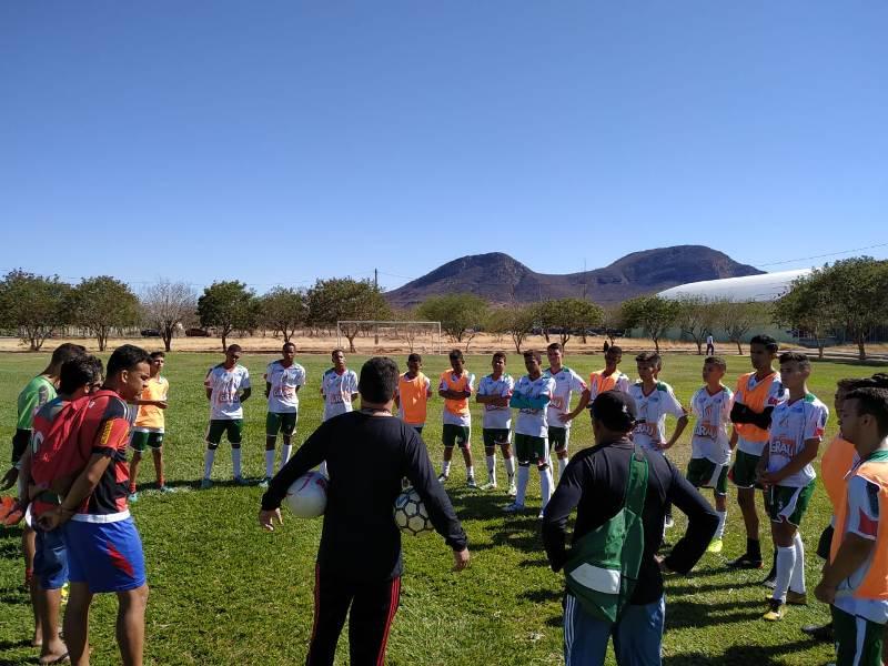 Portuguesa de Mandacaru e Palmeirinha empatam em jogo preparatório no IF Baiano Portuguesa de Mandacaru e Palmeirinha empatam em jogo preparatório no IF Baiano